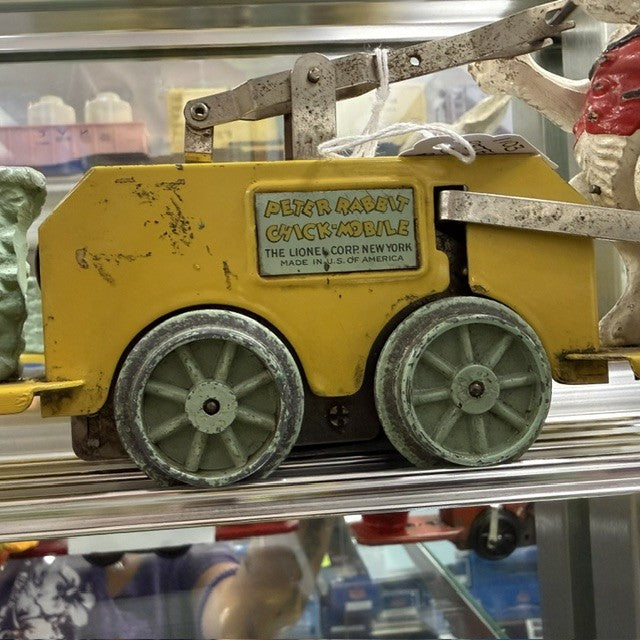 1103 Rare Peter Rabbit Handcar Chick Mobile w/ Key