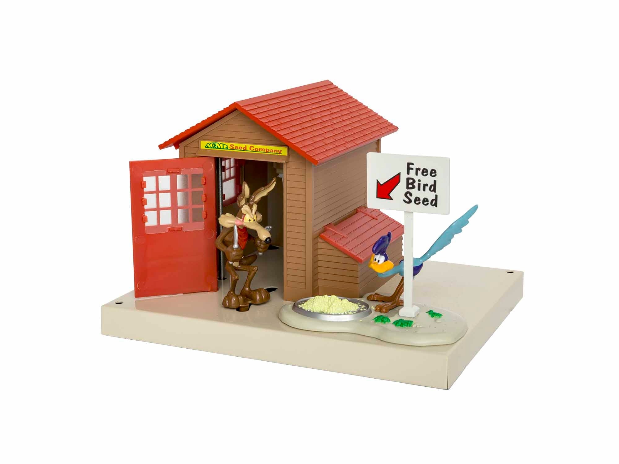 WILE E COYOTE AMBUSH SHACK